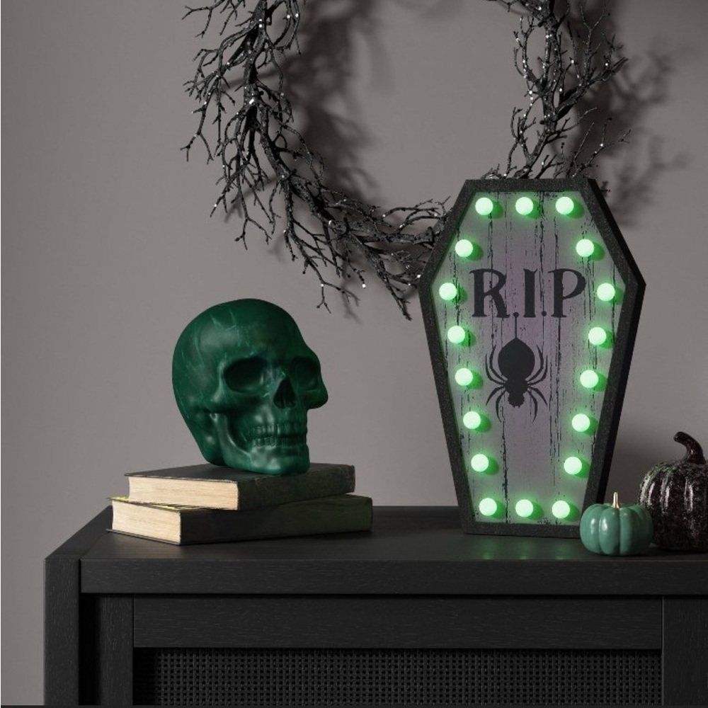 Hyde and EEK! Lit Skull Marquee Figurine and Lit Coffin Marquee Figurine - Picture 12 of 13